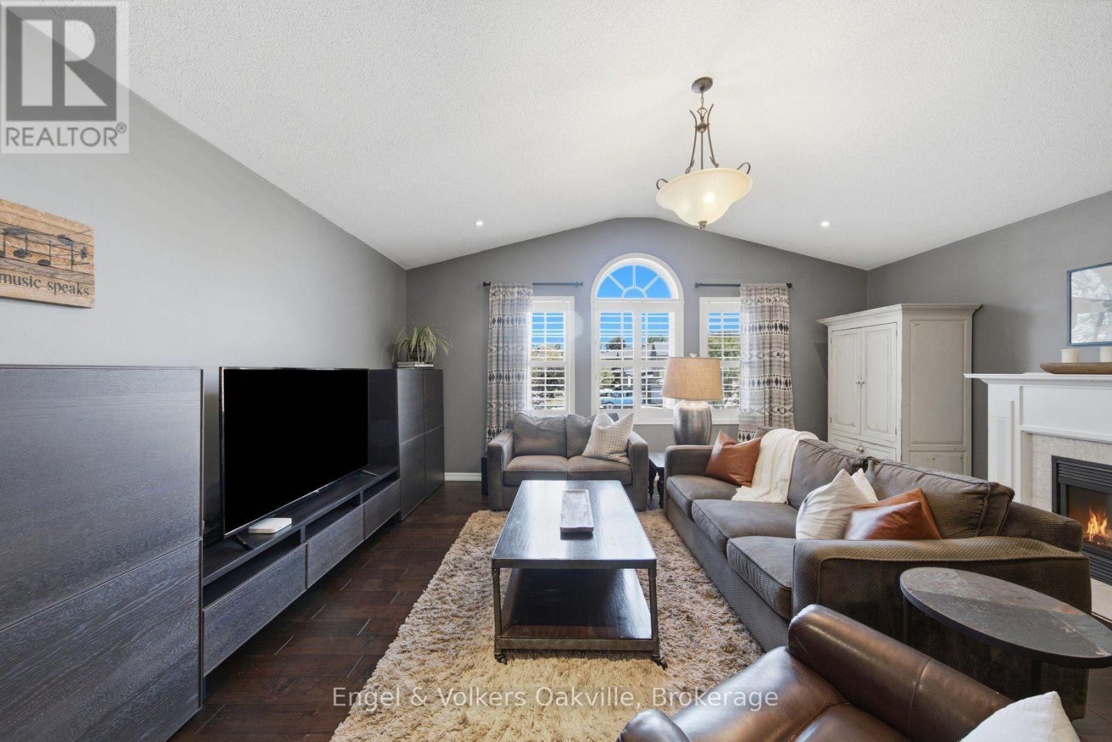 44 Keewaydin Street Property Photo 24