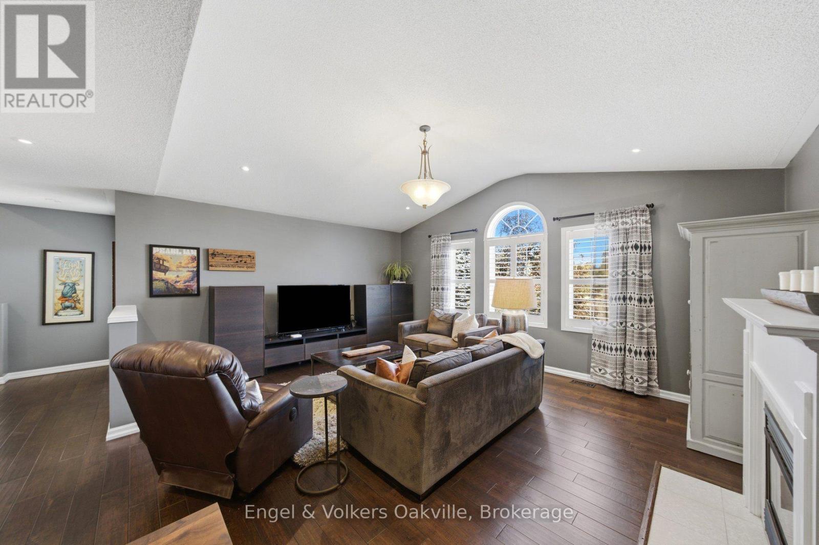 44 Keewaydin Street Property Photo 26