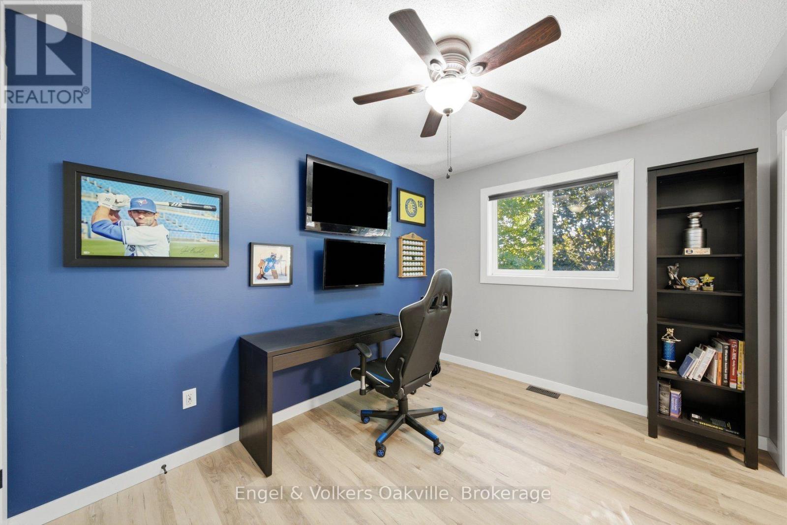 44 Keewaydin Street Property Photo 32