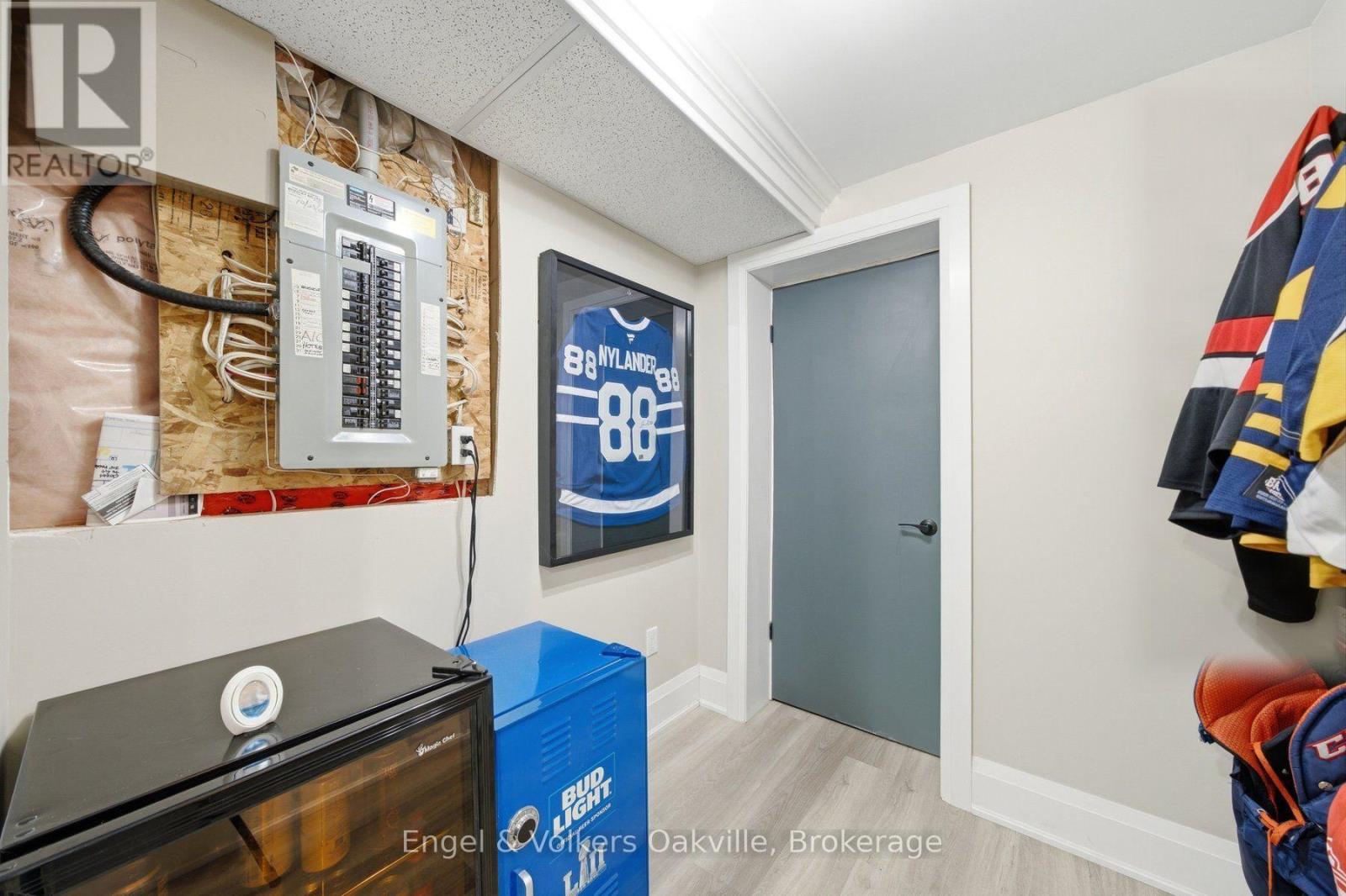 44 Keewaydin Street Property Photo 36