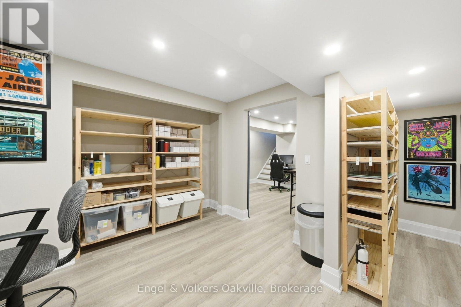 44 Keewaydin Street Property Photo 40