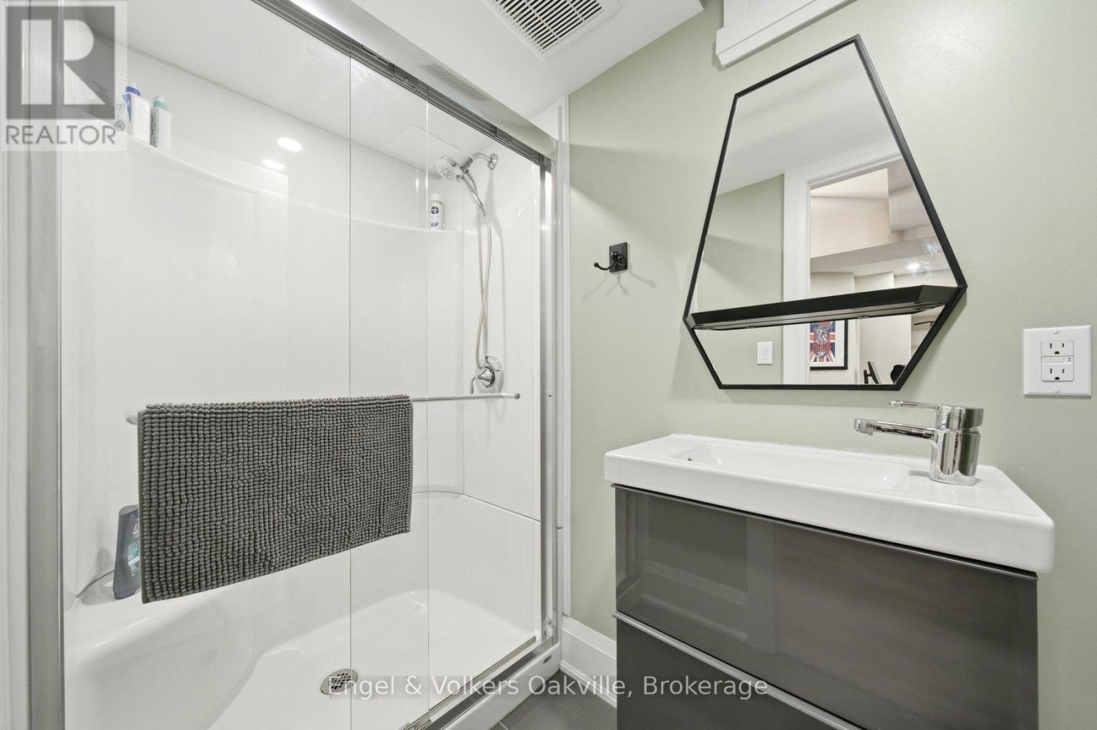44 Keewaydin Street Property Photo 41