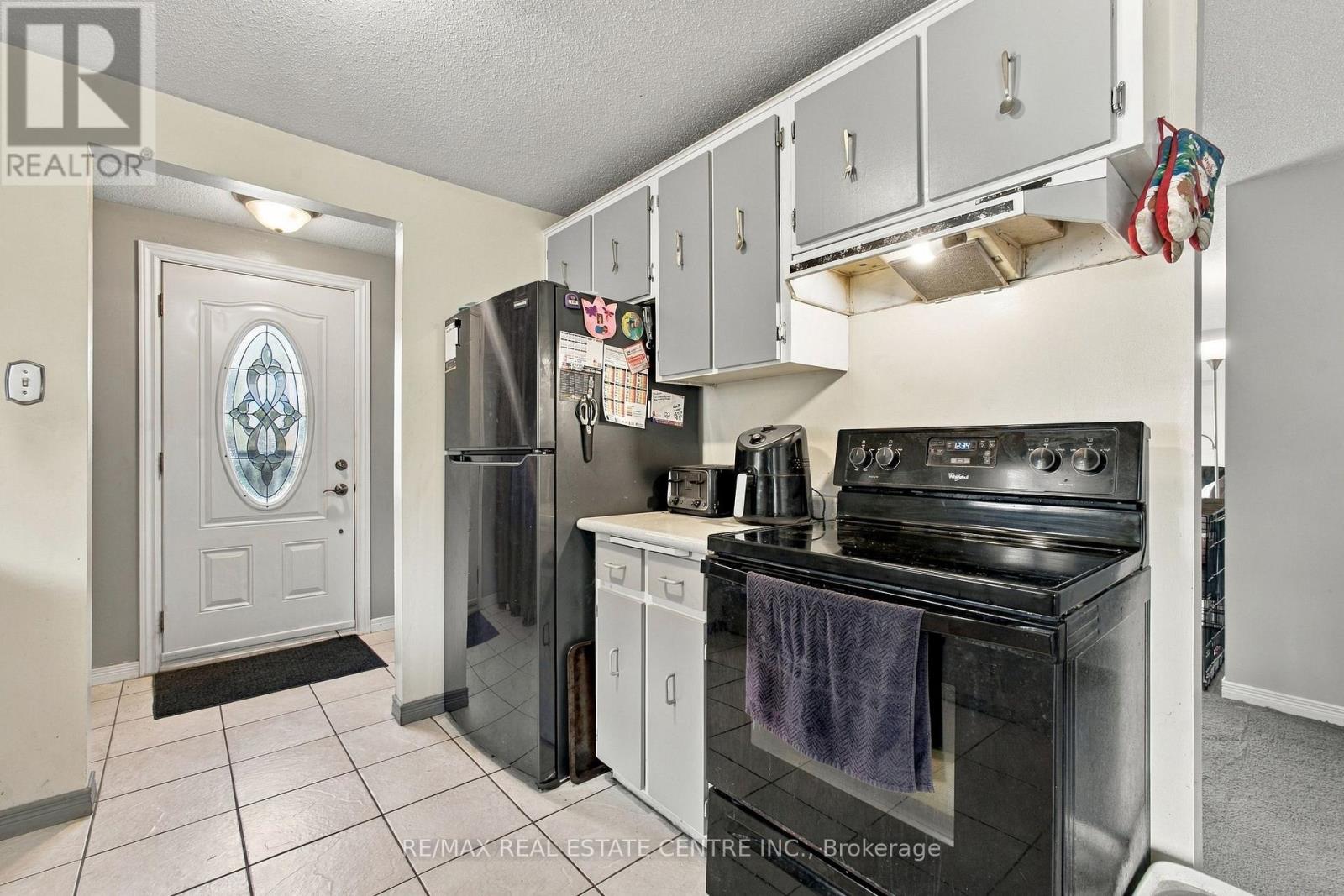 135 Cedarhill Crescent Property Photo 11