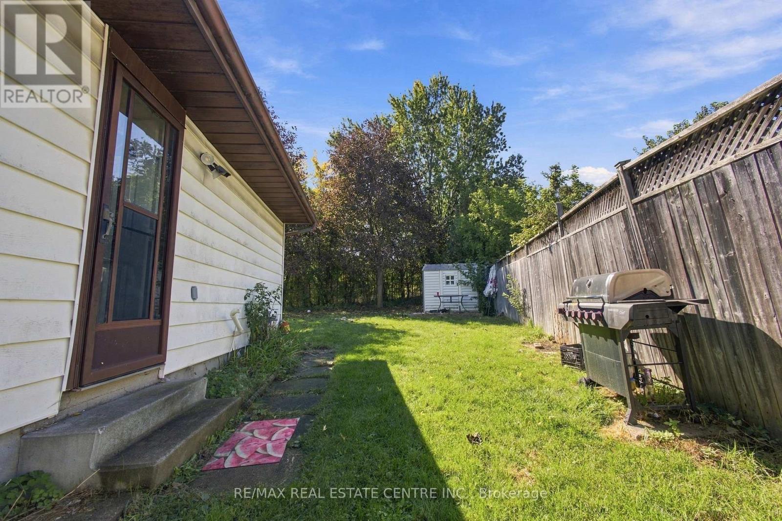 135 Cedarhill Crescent Property Photo 24