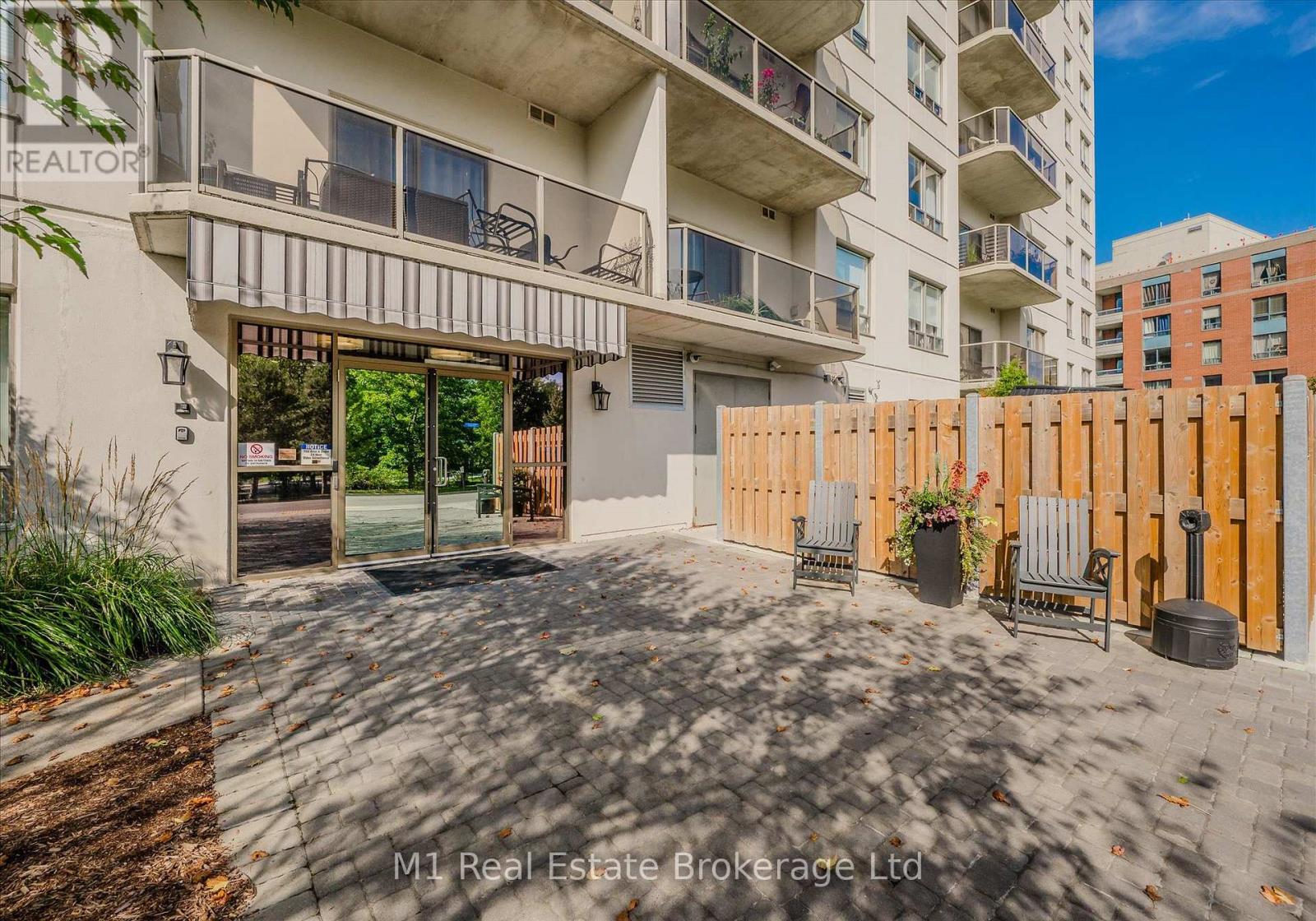 207 - 60 Wyndham Street S Property Photo 7
