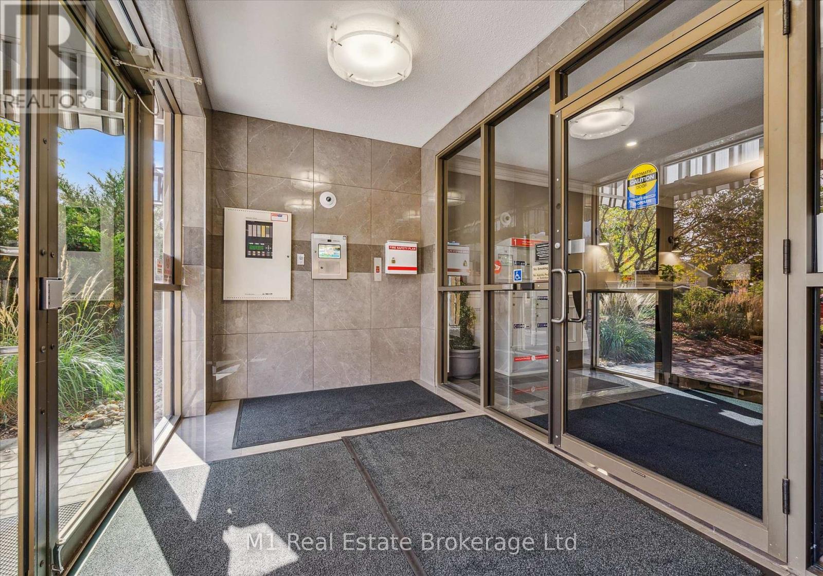 207 - 60 Wyndham Street S Property Photo 8