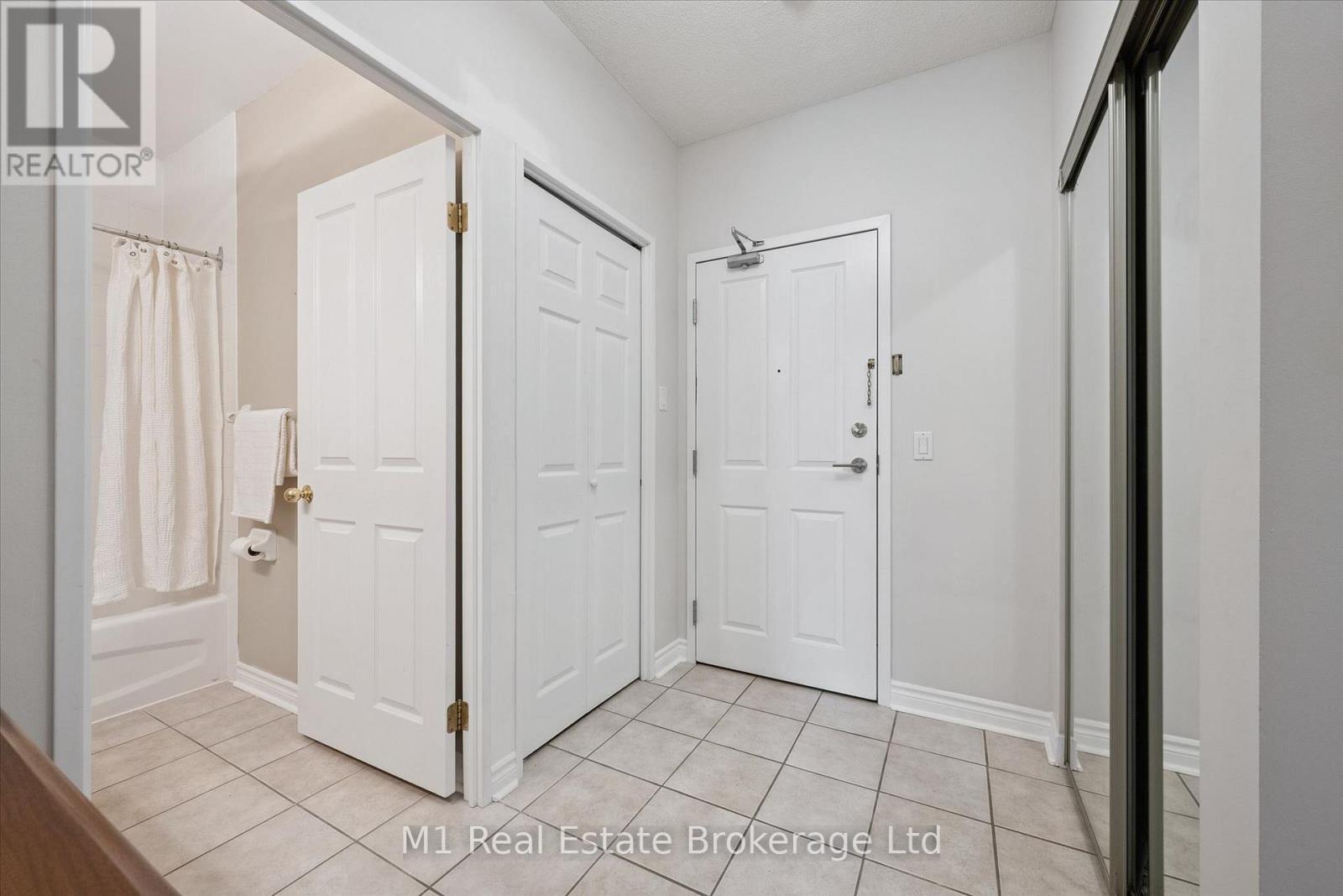 207 - 60 Wyndham Street S Property Photo 13