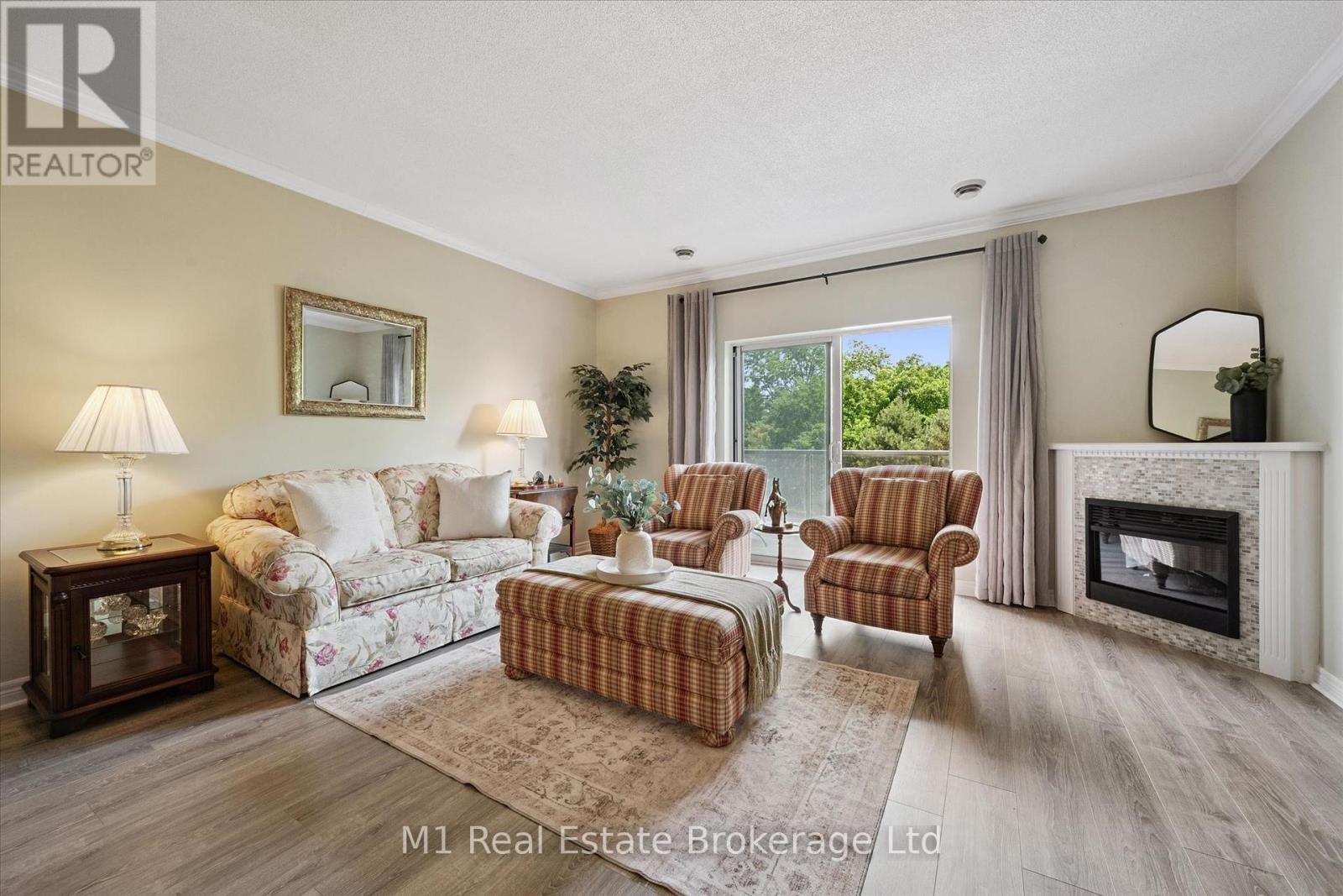 207 - 60 Wyndham Street S Property Photo 16