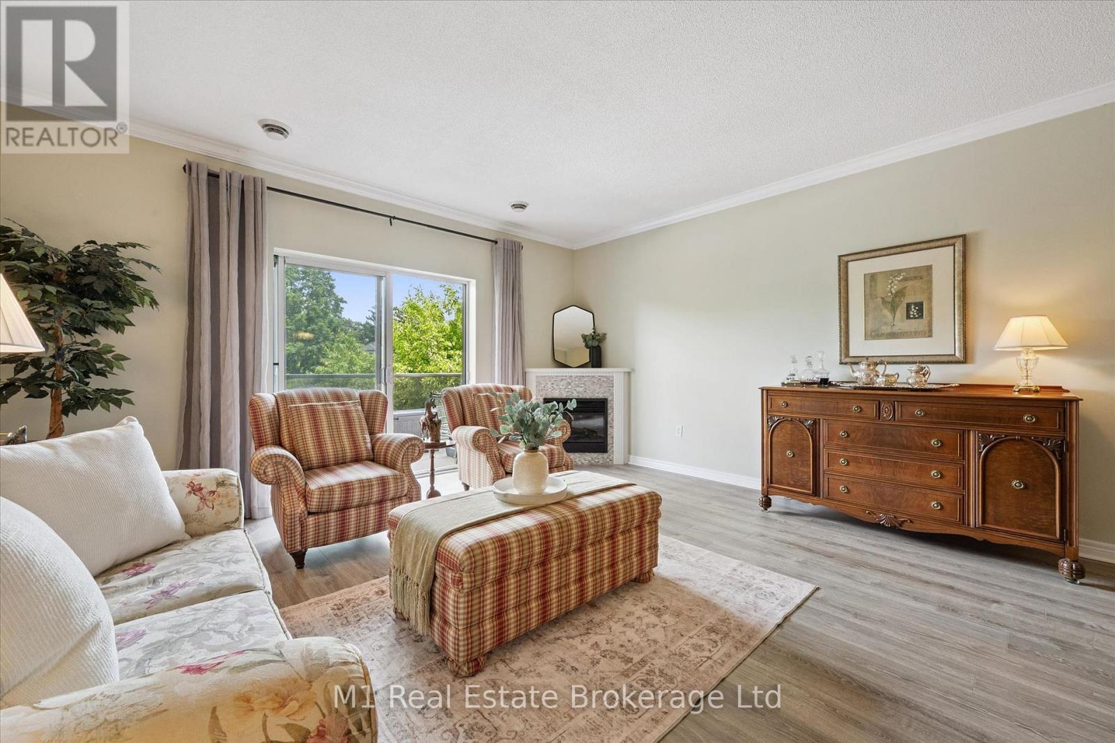 207 - 60 Wyndham Street S Property Photo 17