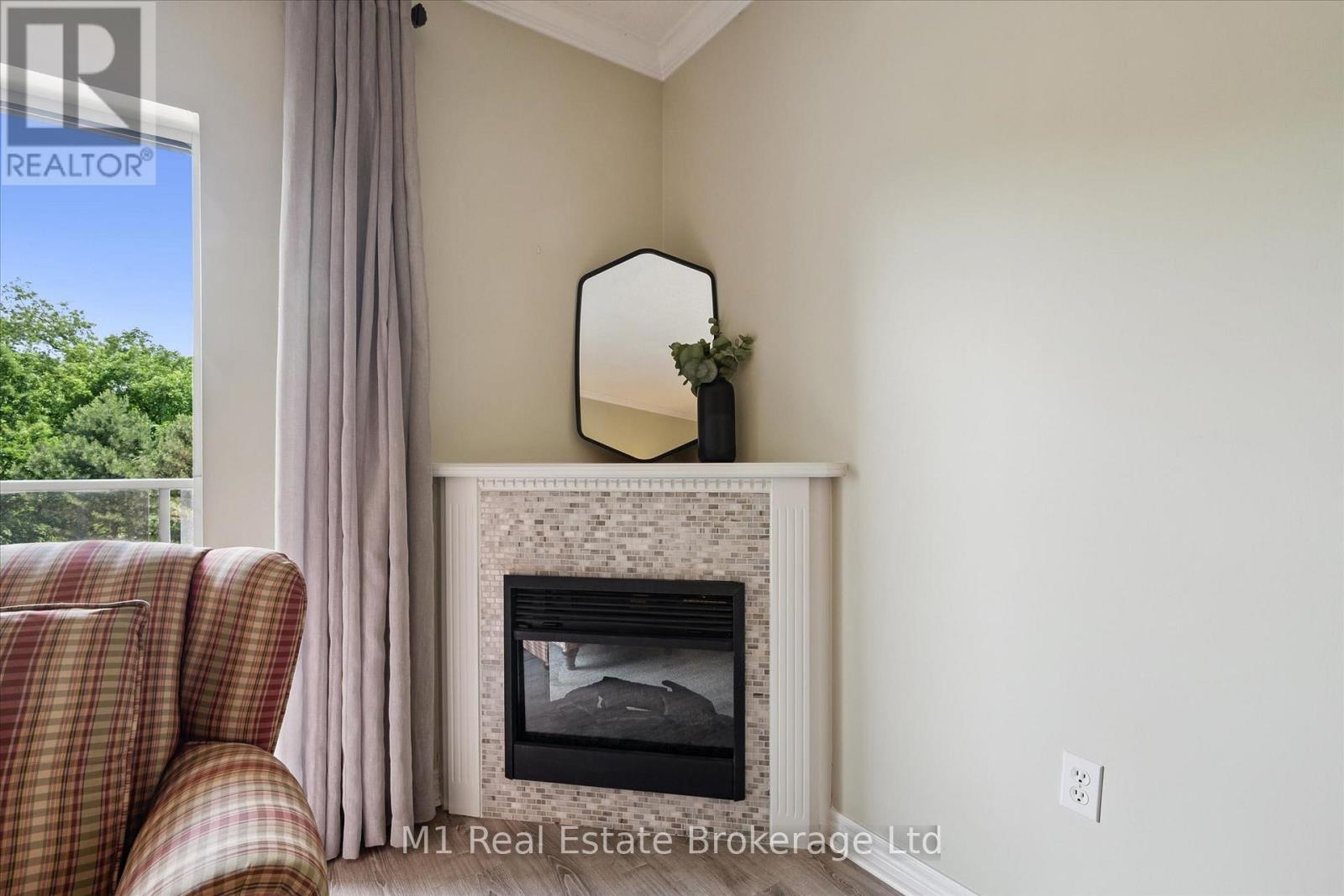 207 - 60 Wyndham Street S Property Photo 18