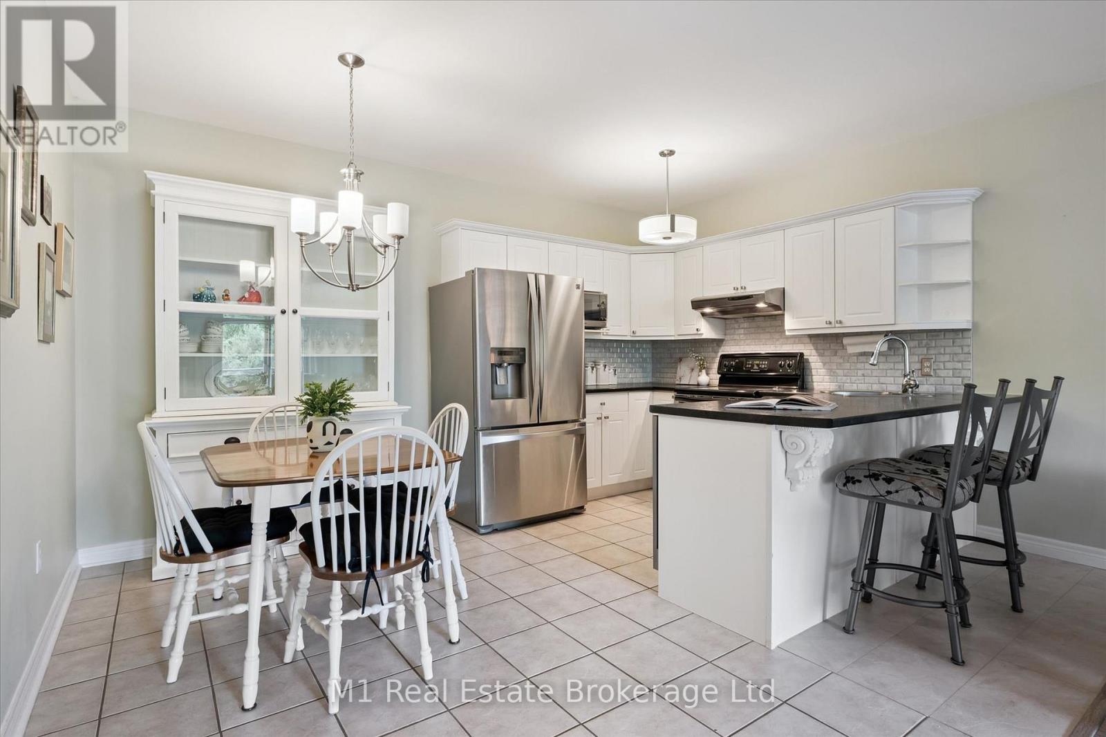 207 - 60 Wyndham Street S Property Photo 21