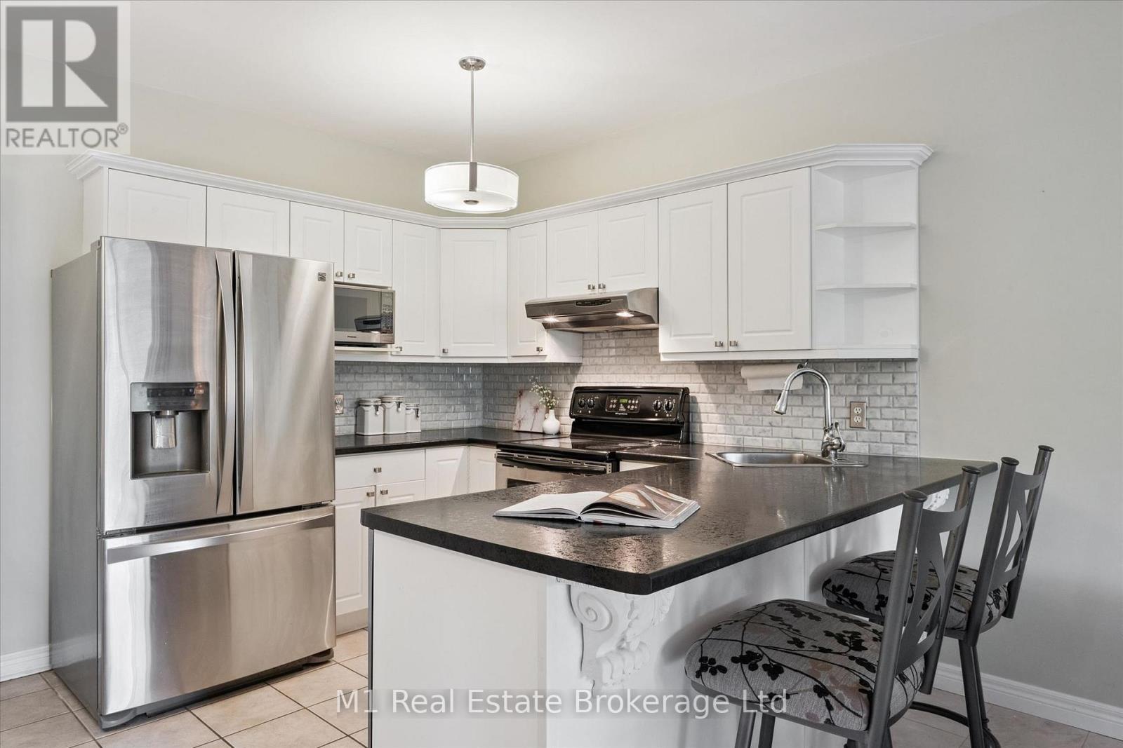 207 - 60 Wyndham Street S Property Photo 22