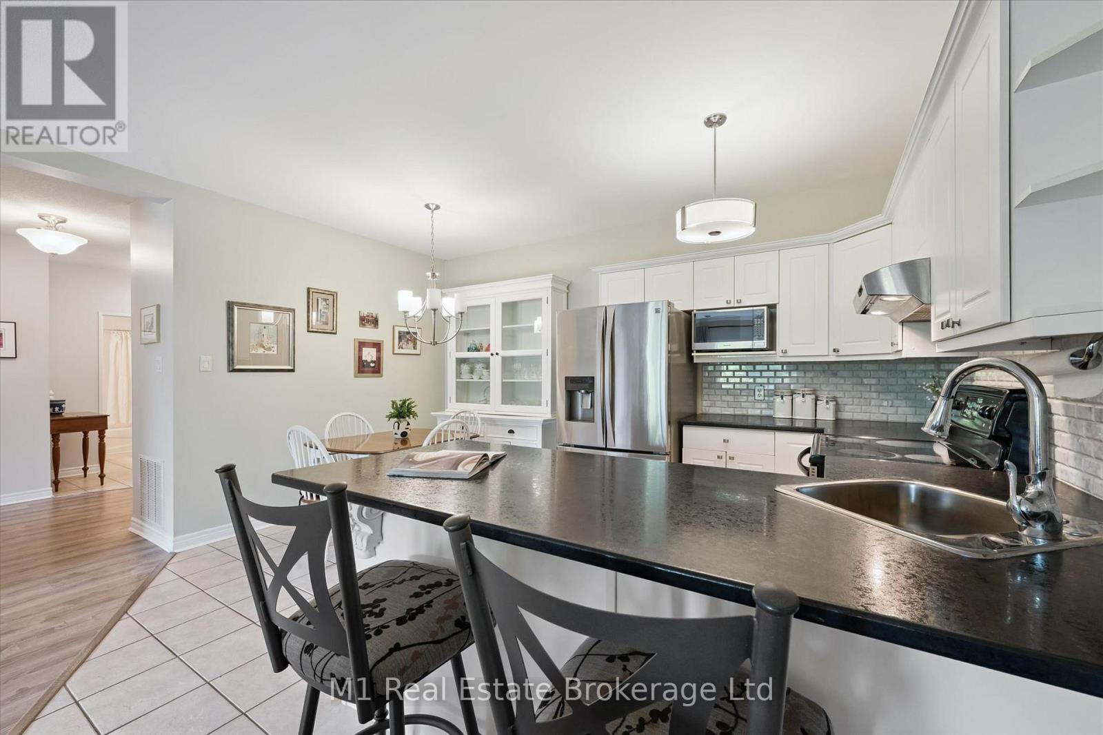 207 - 60 Wyndham Street S Property Photo 25