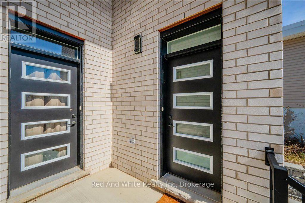 498 Karn Street Property Photo 3