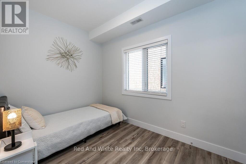 498 Karn Street Property Photo 12