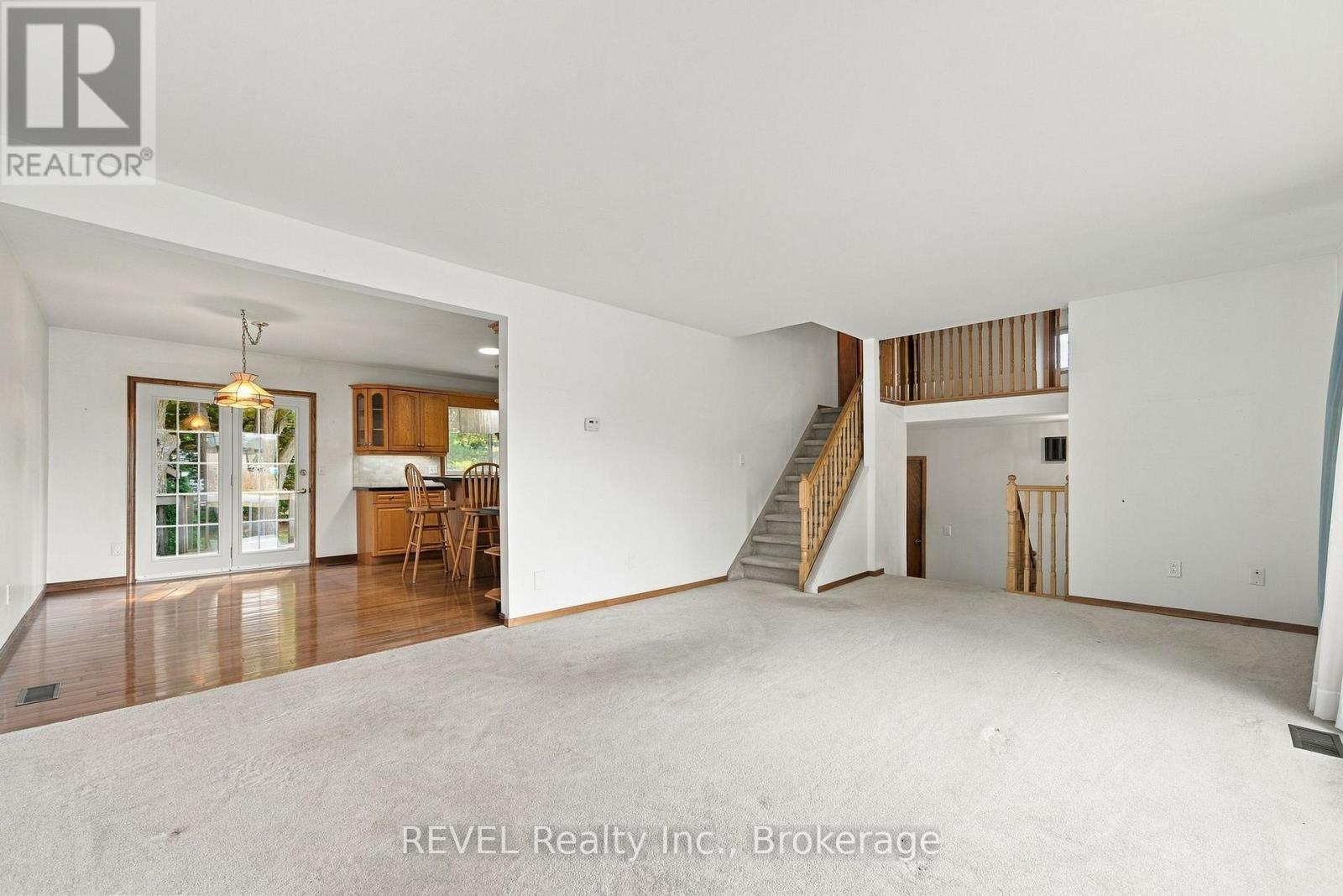 17527 Telephone Road Property Photo 9