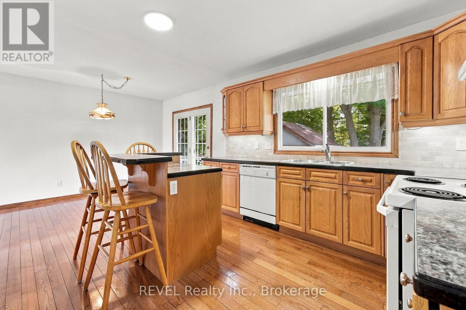 17527 Telephone Road Property Photo 13