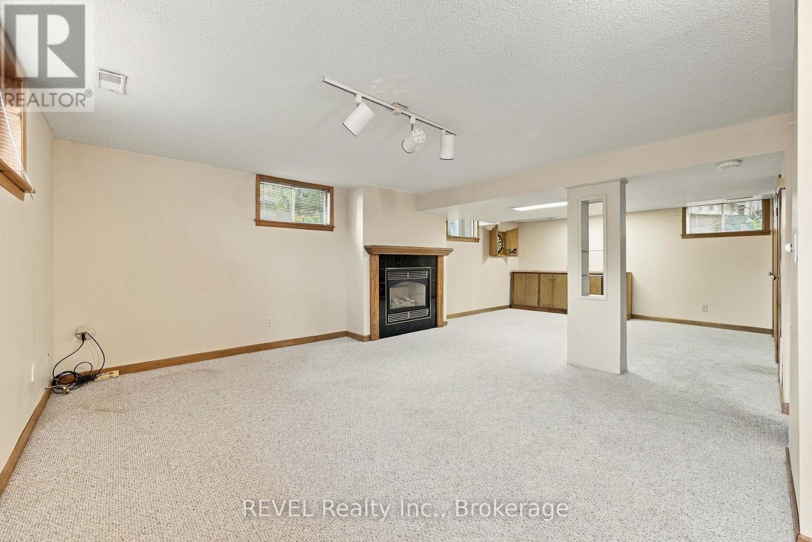 17527 Telephone Road Property Photo 32