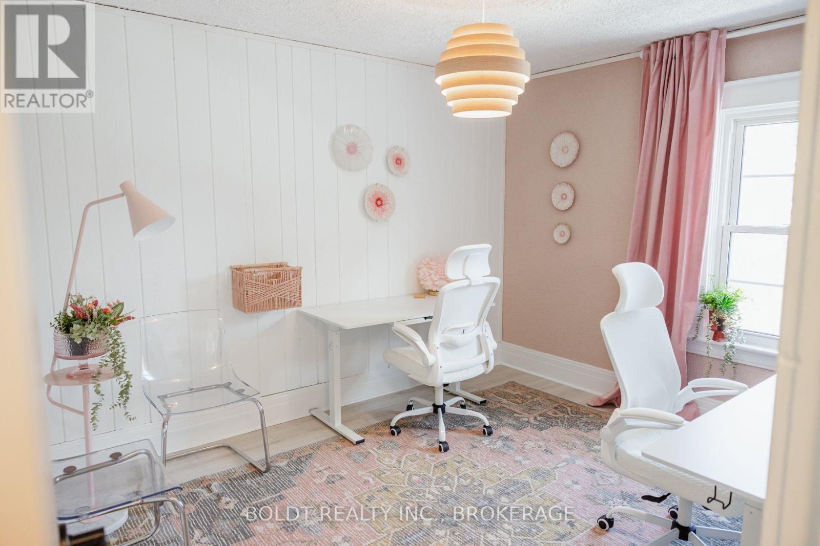 THE ROSE ROOM - 49 LAKE STREET Property Photo 1