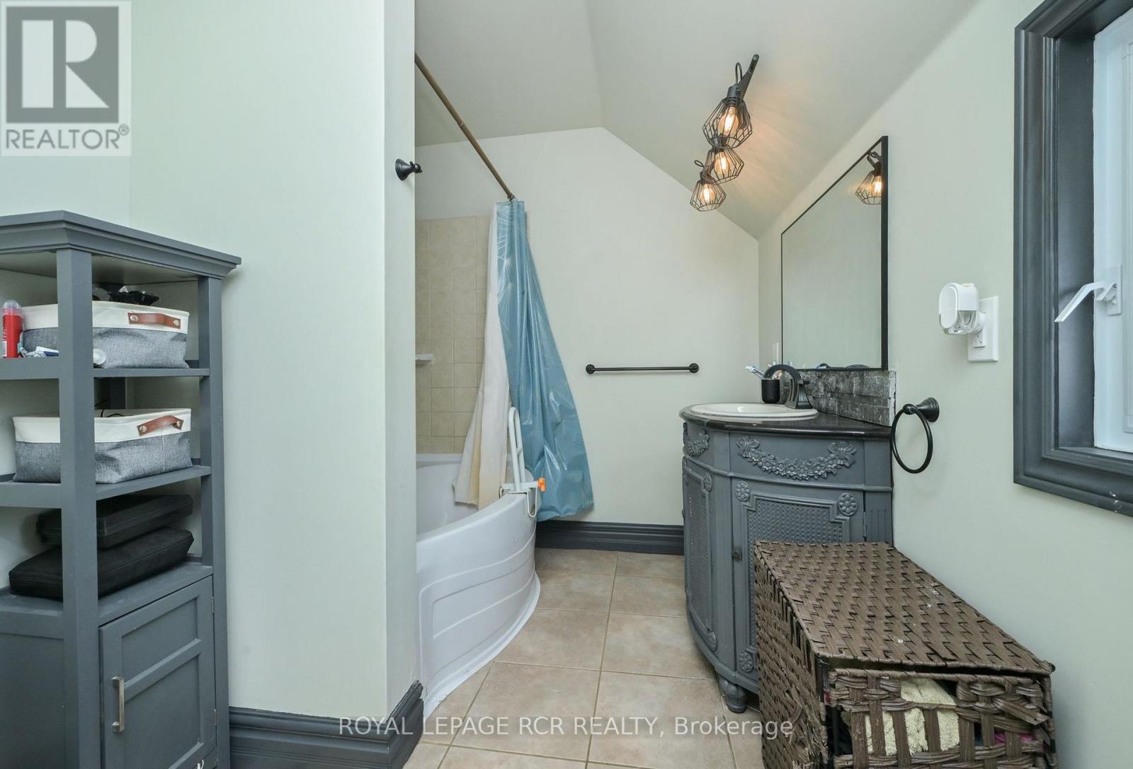 103 Amaranth St E Property Photo 22
