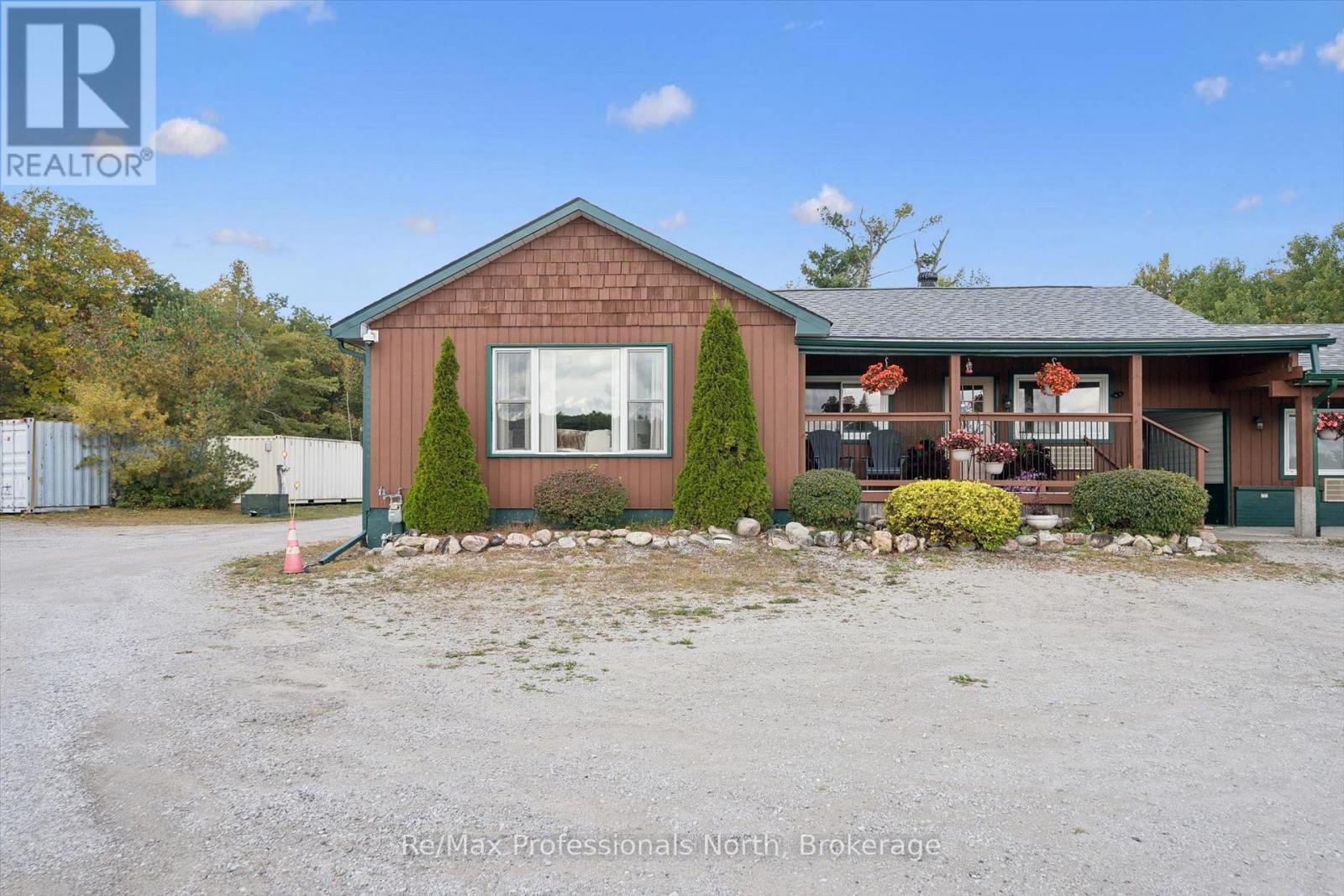 1695-1703 Winhara Road Property Photo 4