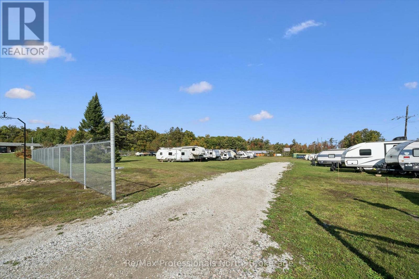 1695-1703 Winhara Road Property Photo 9