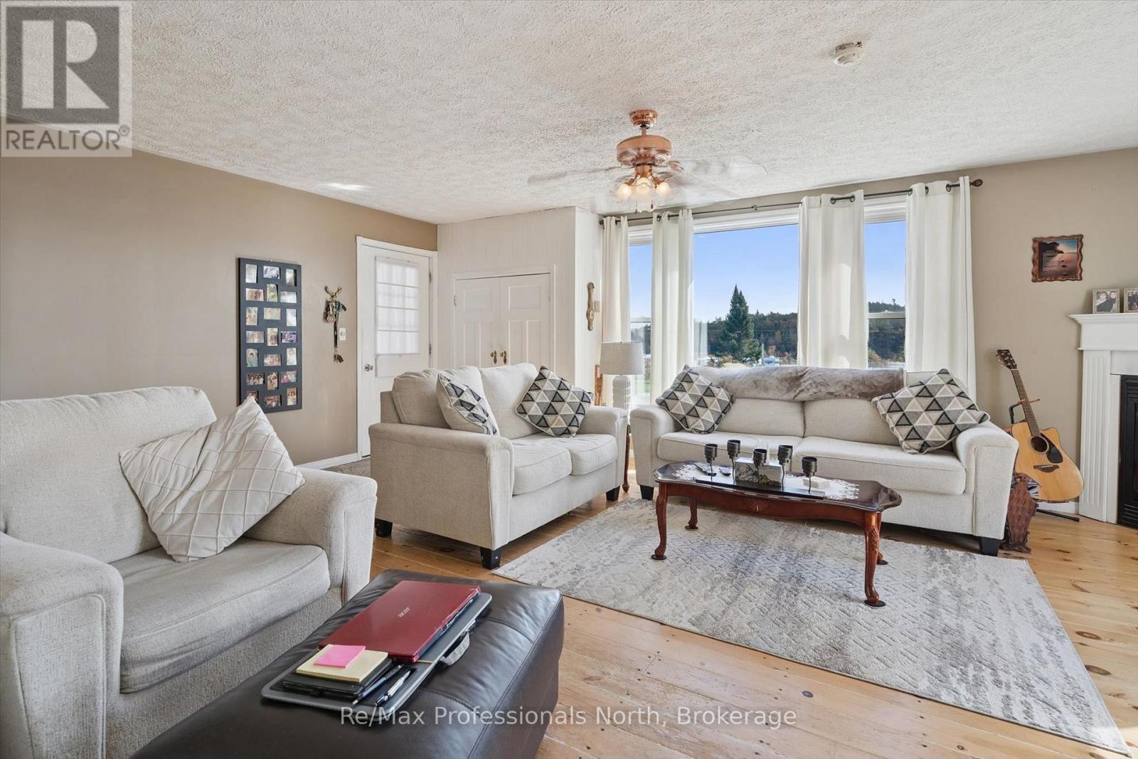 1695-1703 Winhara Road Property Photo 10