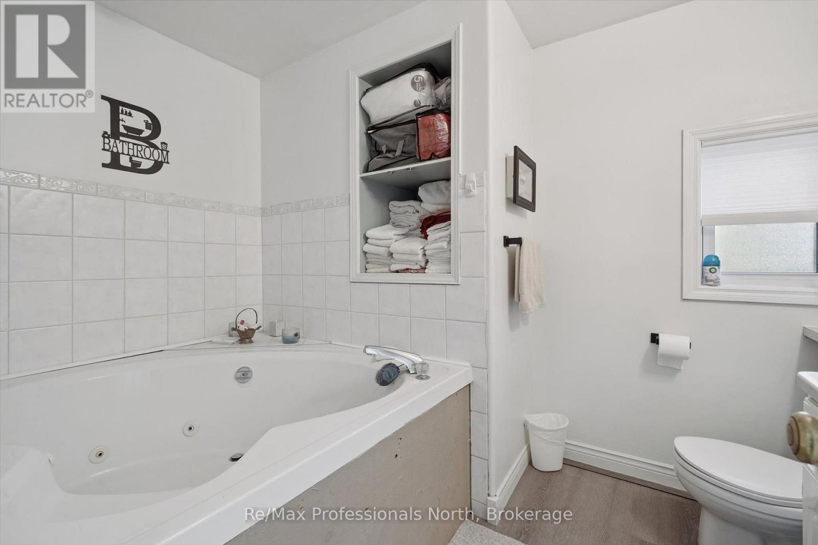 1695-1703 Winhara Road Property Photo 18