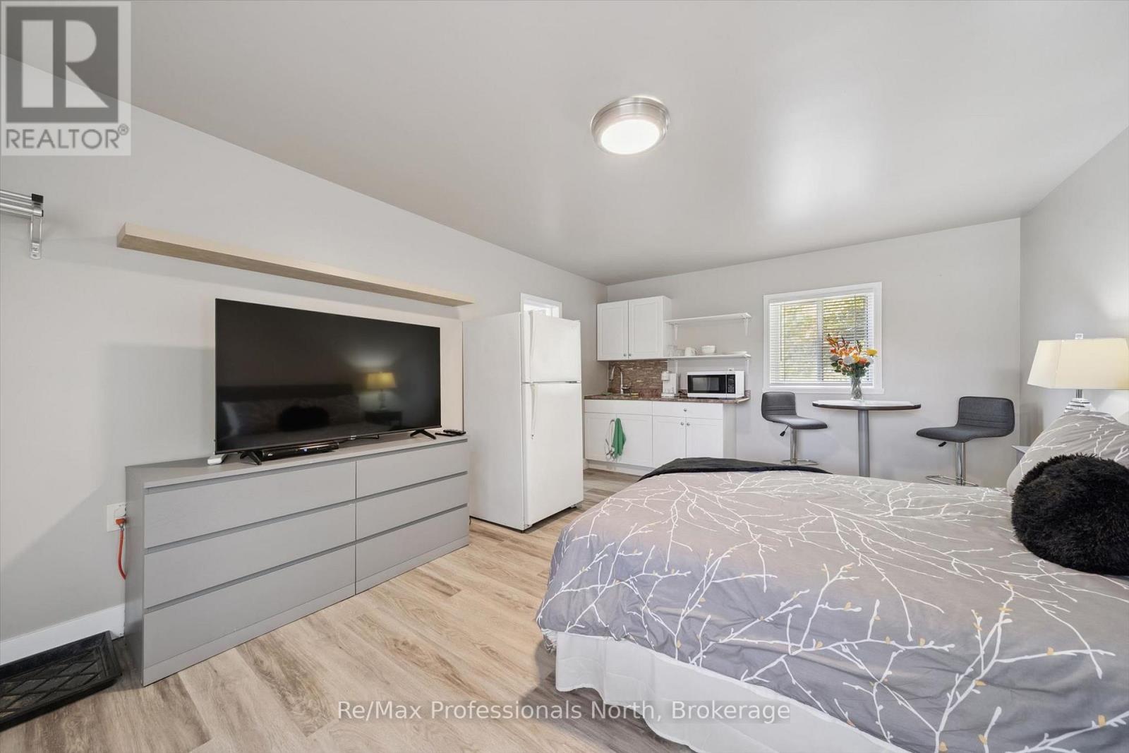 1695-1703 Winhara Road Property Photo 30