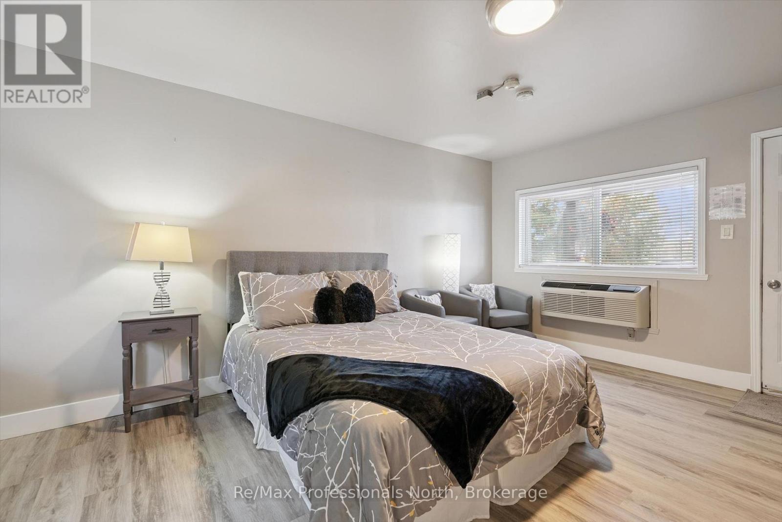 1695-1703 Winhara Road Property Photo 32