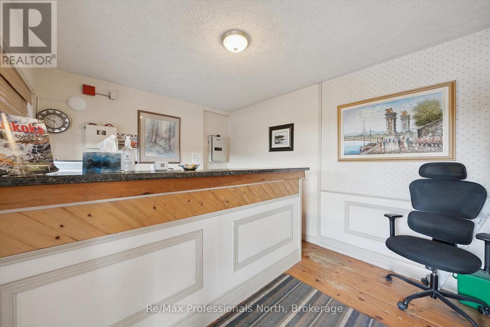 1695-1703 Winhara Road Property Photo 42