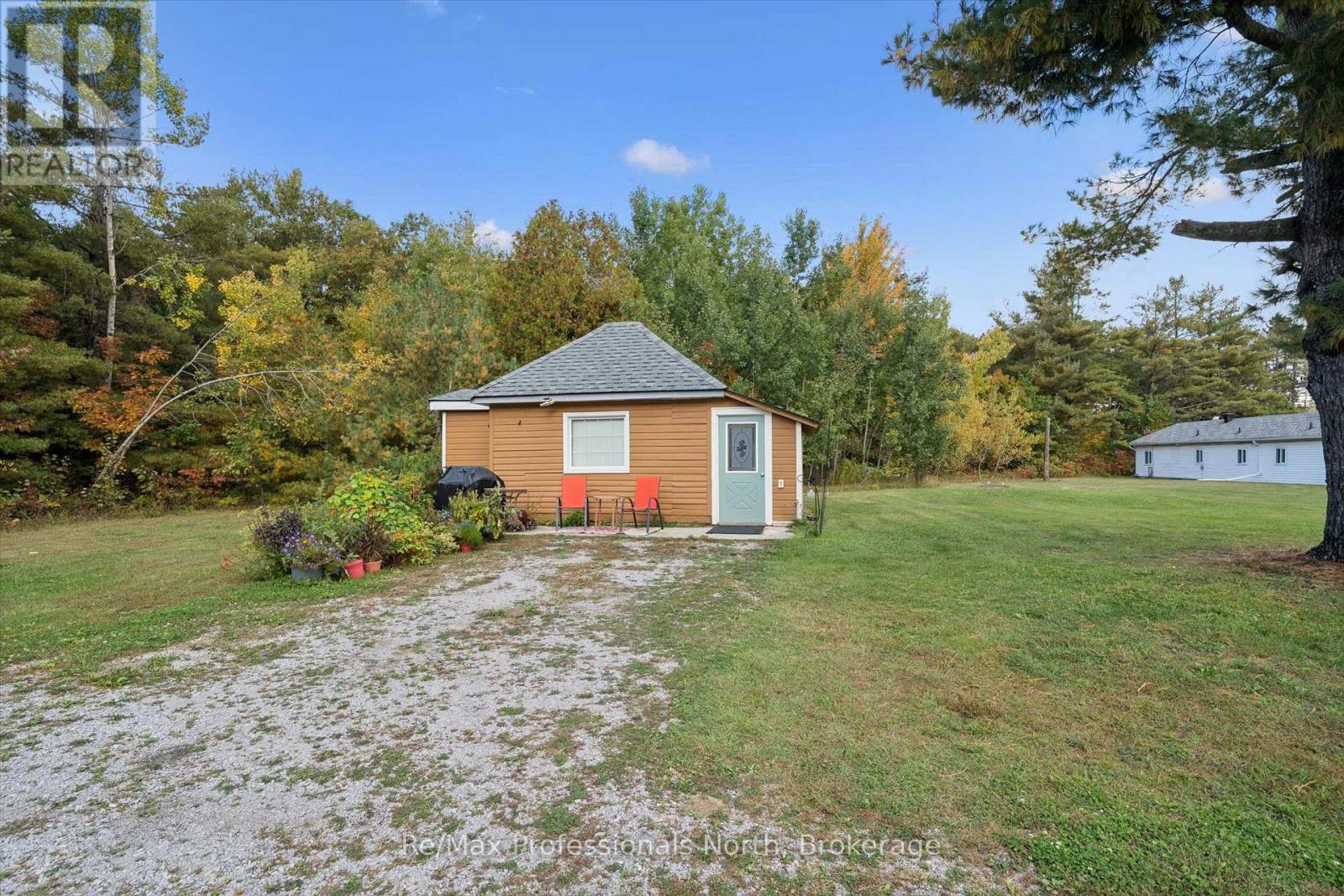 1695-1703 Winhara Road Property Photo 45
