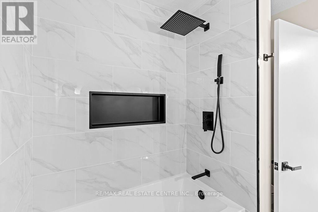 1030 Yonge Street S Property Photo 18