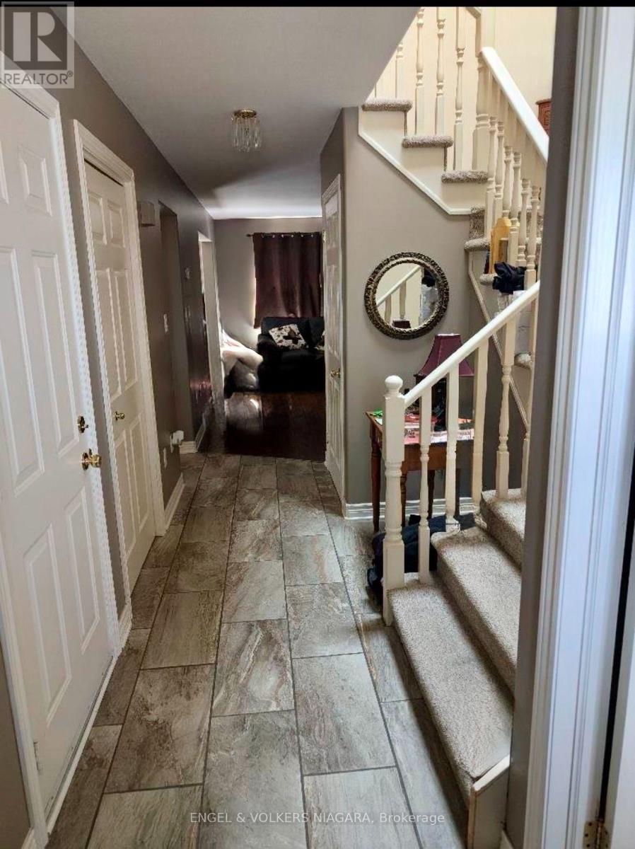 7714 Cortina Crescent Property Photo 11