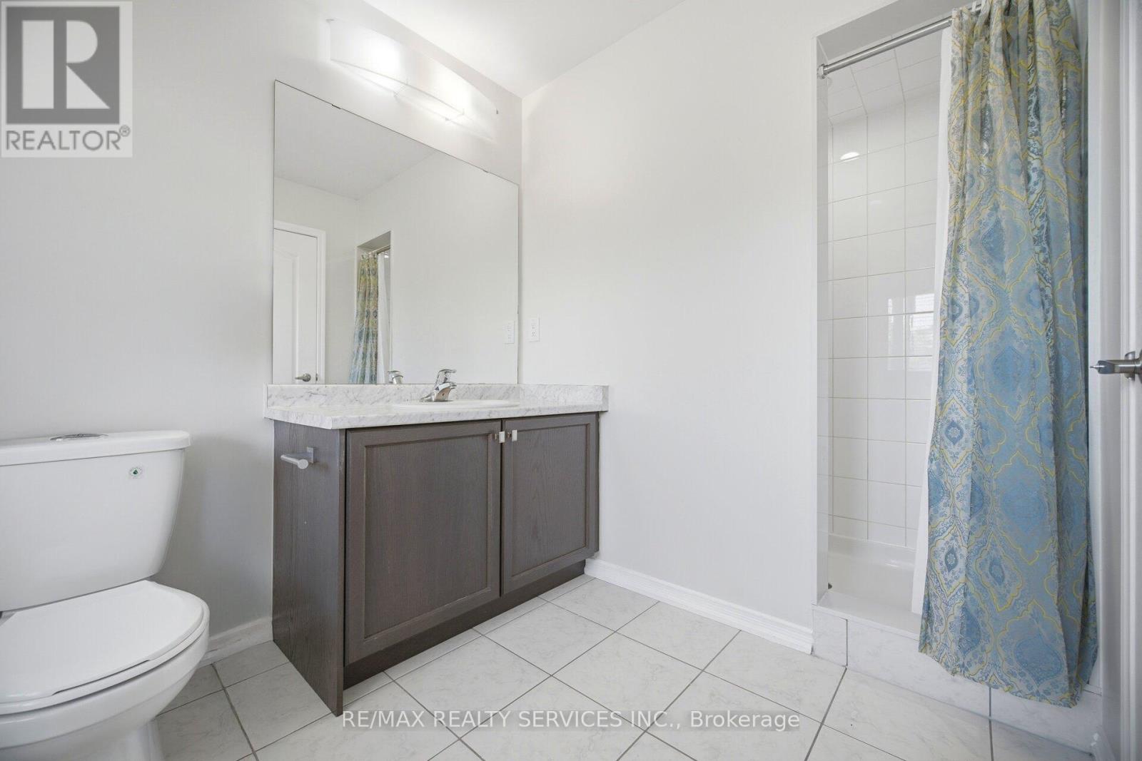 250 Esther Crescent Property Photo 27