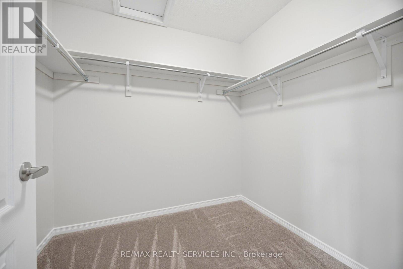250 Esther Crescent Property Photo 29