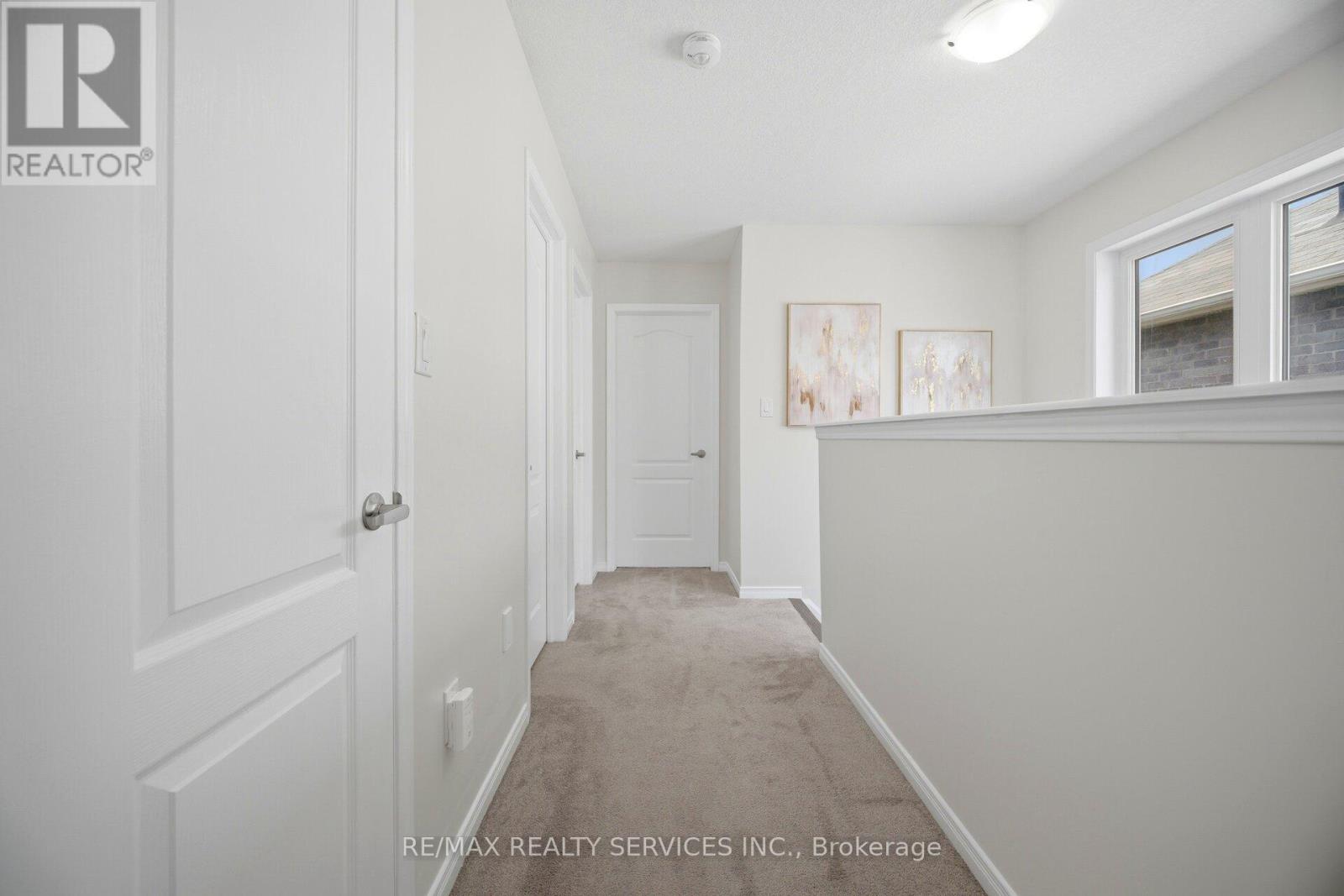 250 Esther Crescent Property Photo 30