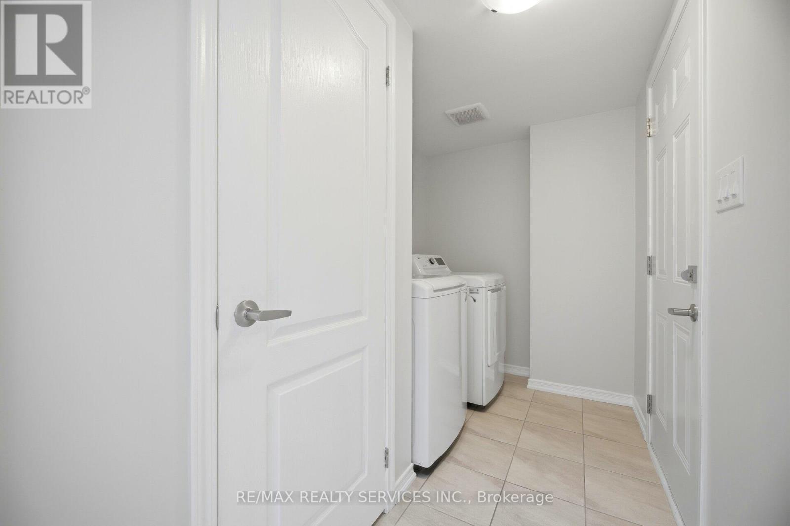 250 Esther Crescent Property Photo 35