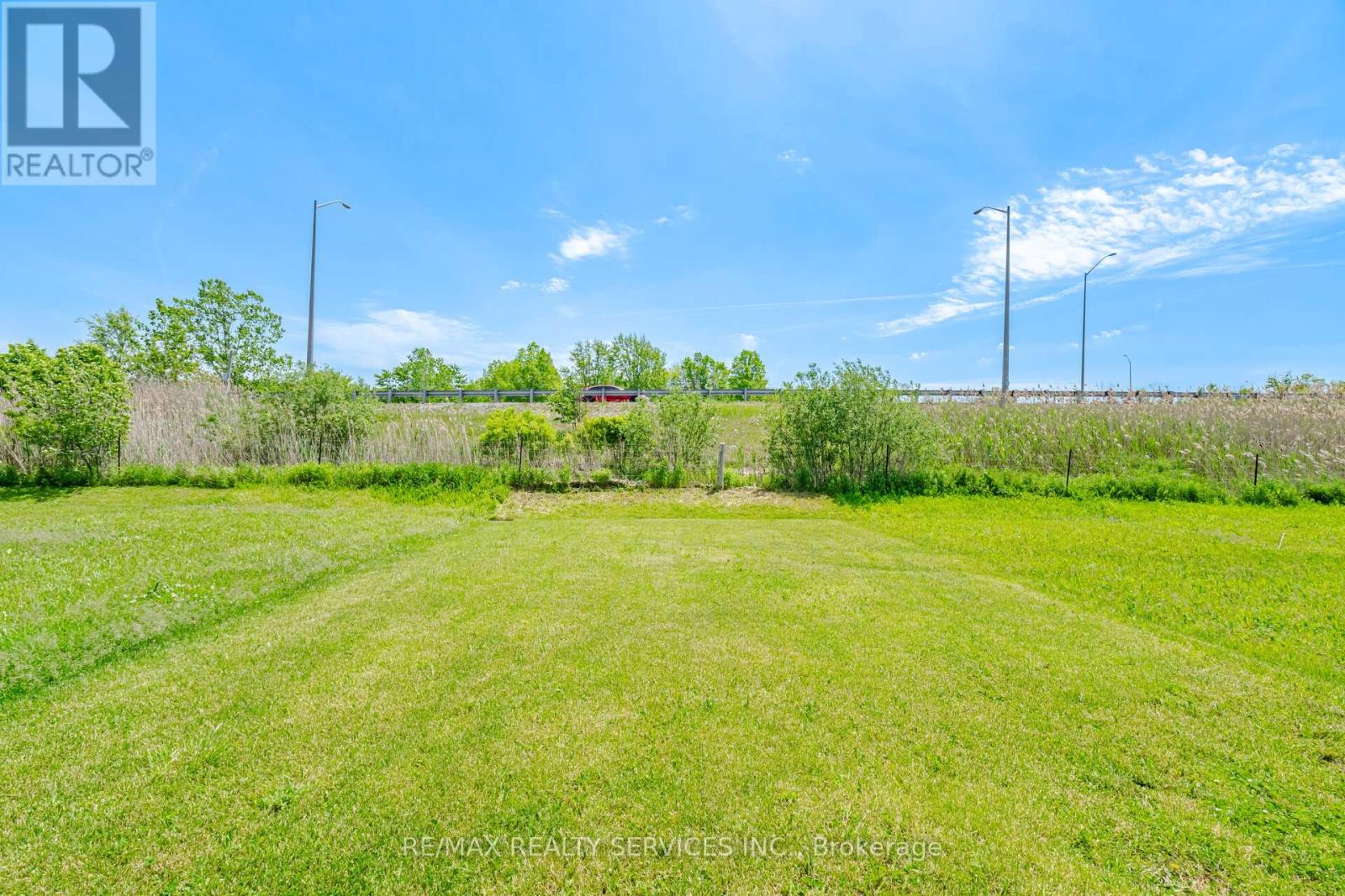 250 Esther Crescent Property Photo 40
