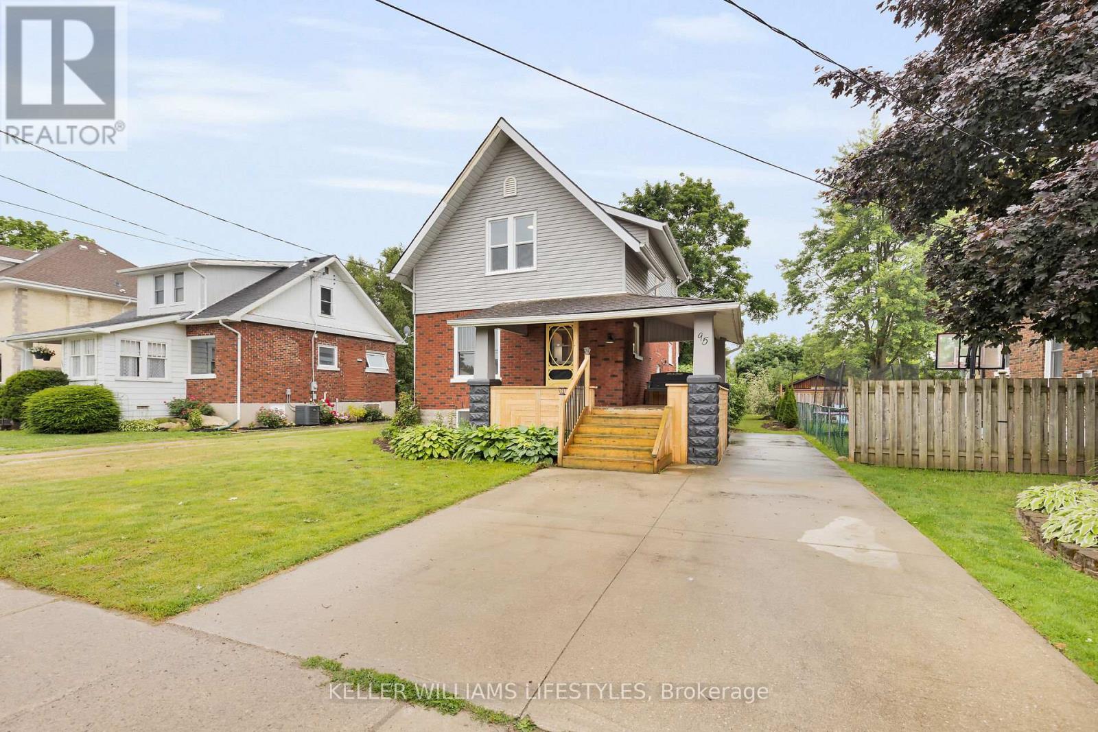 95 John Street E Property Photo 1