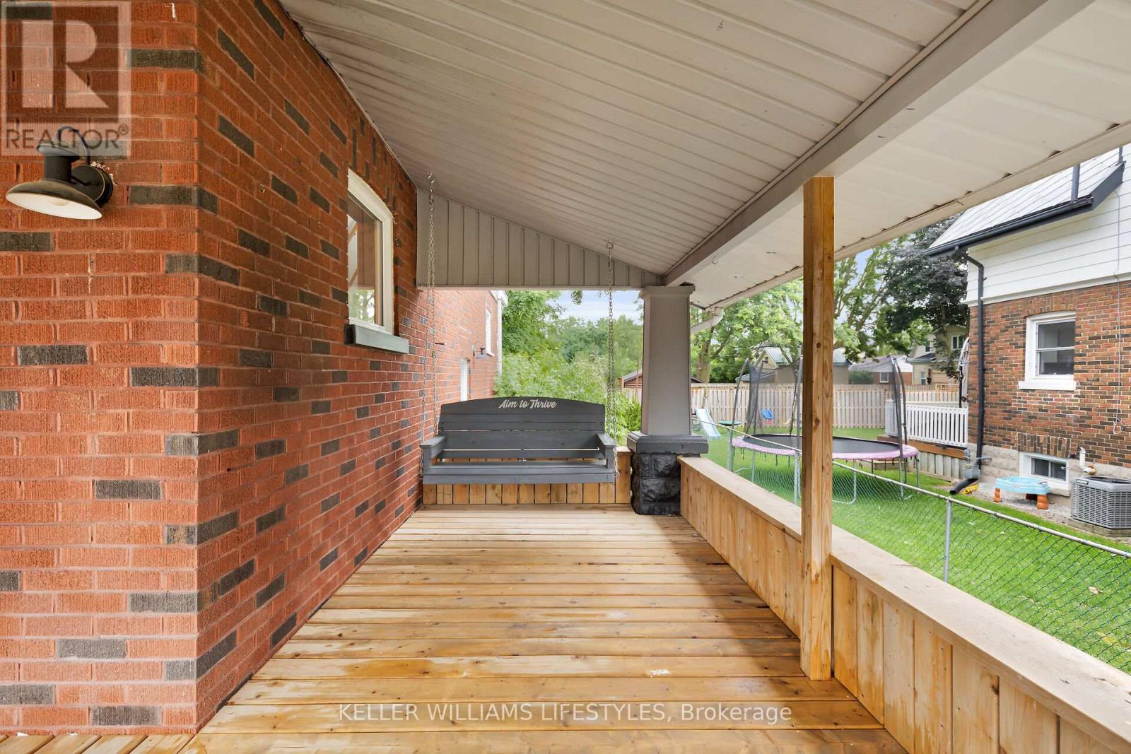95 John Street E Property Photo 4