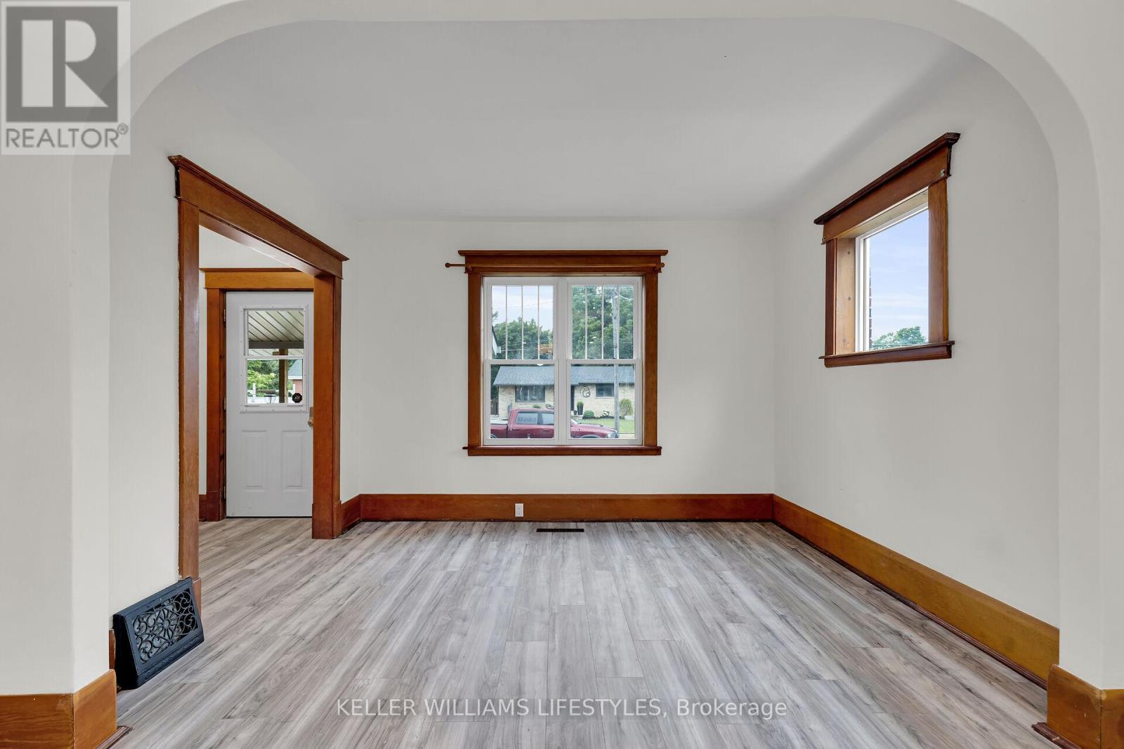 95 John Street E Property Photo 10