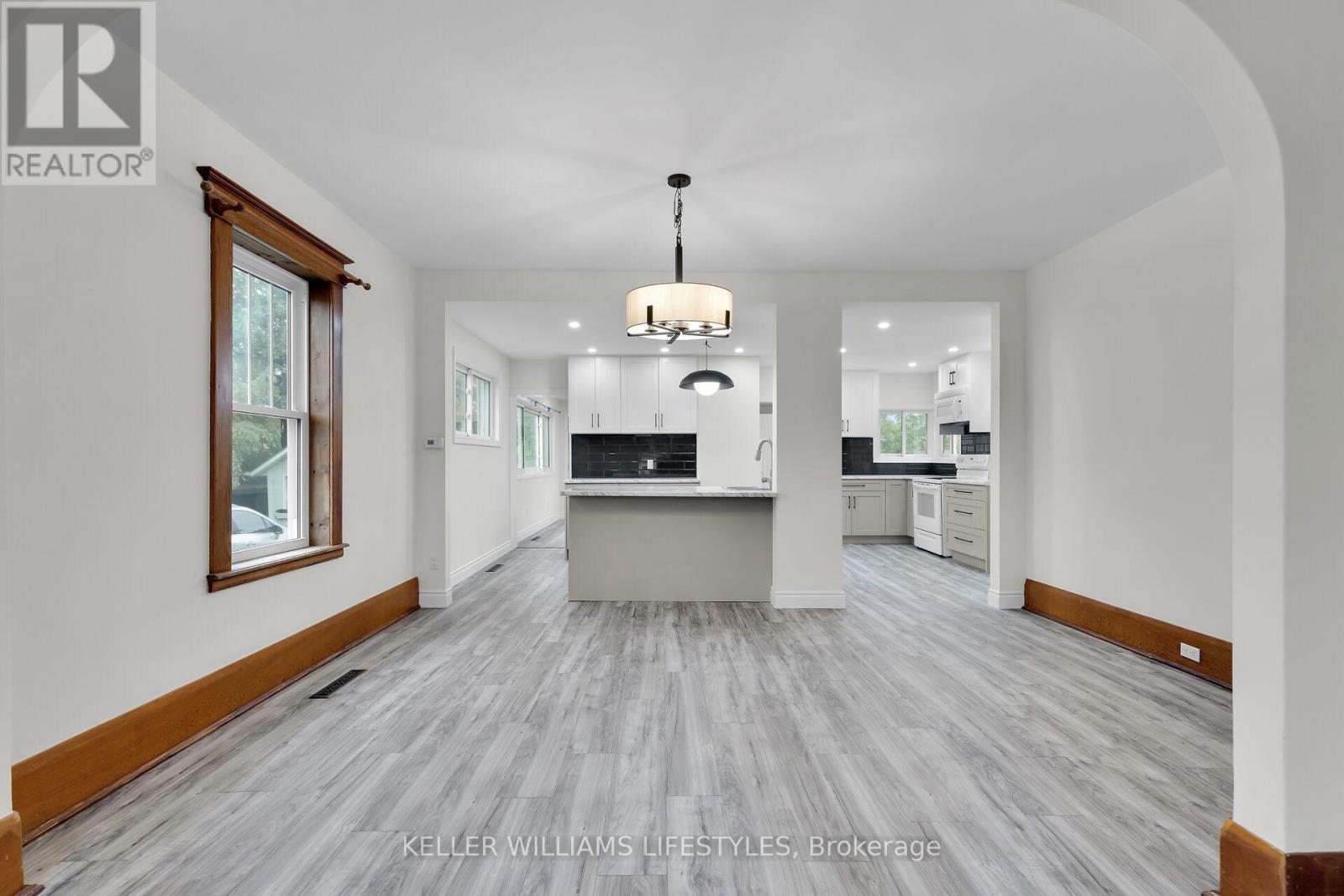 95 John Street E Property Photo 11