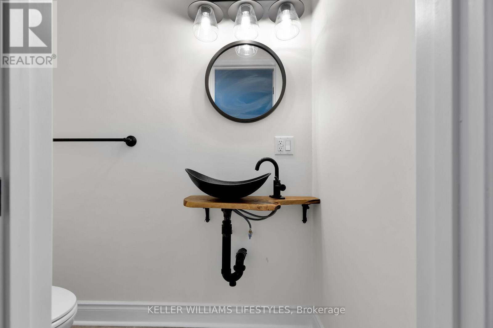 95 John Street E Property Photo 32