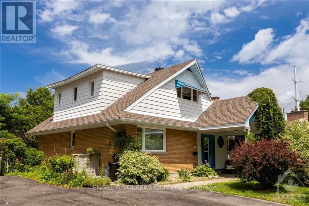 525 Braydon Avenue Property Photo 1