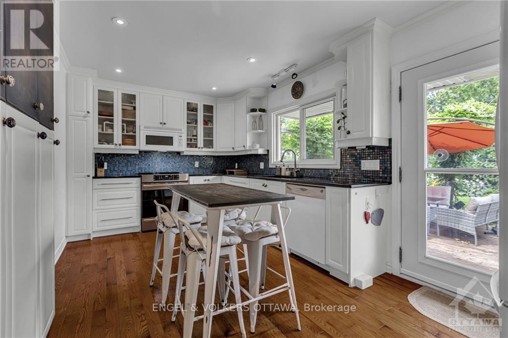 525 Braydon Avenue Property Photo 11