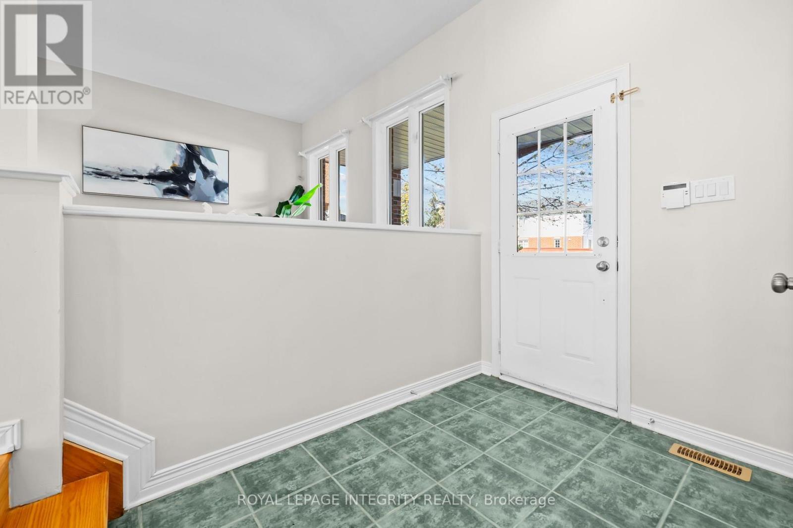 4 Tamarack Place Property Photo 2