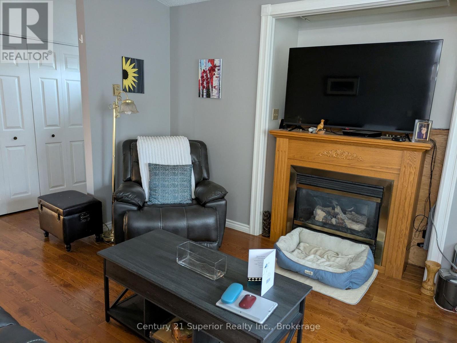 34 Hemlo Drive E Property Photo 6