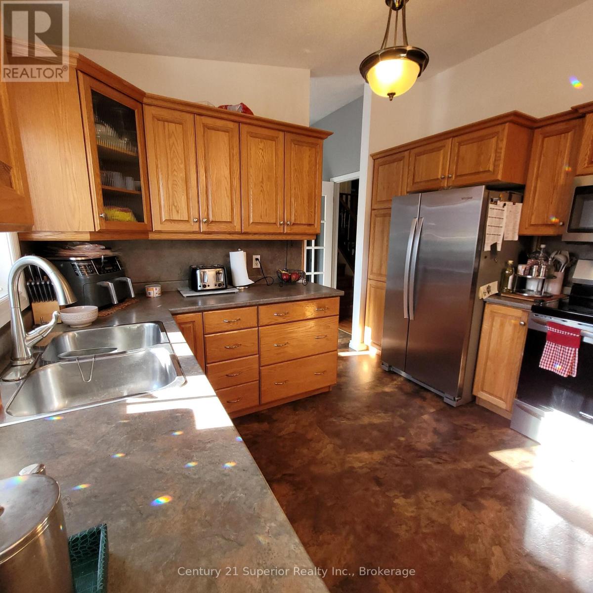 34 Hemlo Drive E Property Photo 9