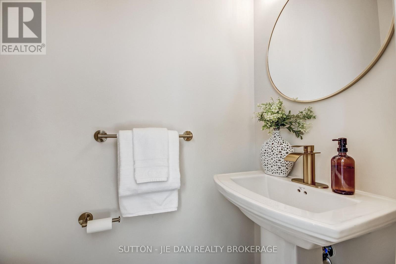 78 - 3025 Singleton Avenue Property Photo 11